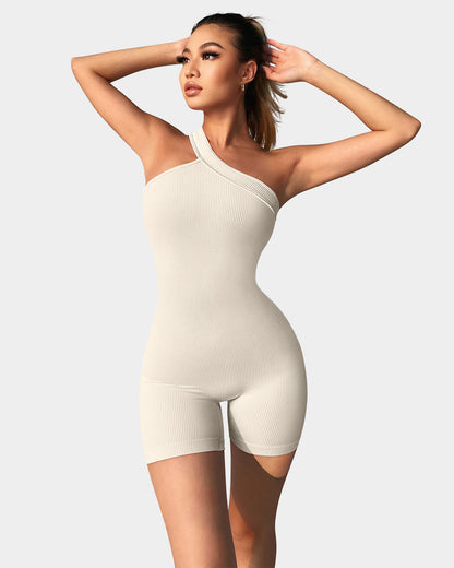 Slightly sloped collar Rompers